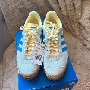 NWT adidas gazelle shoes in sold out color